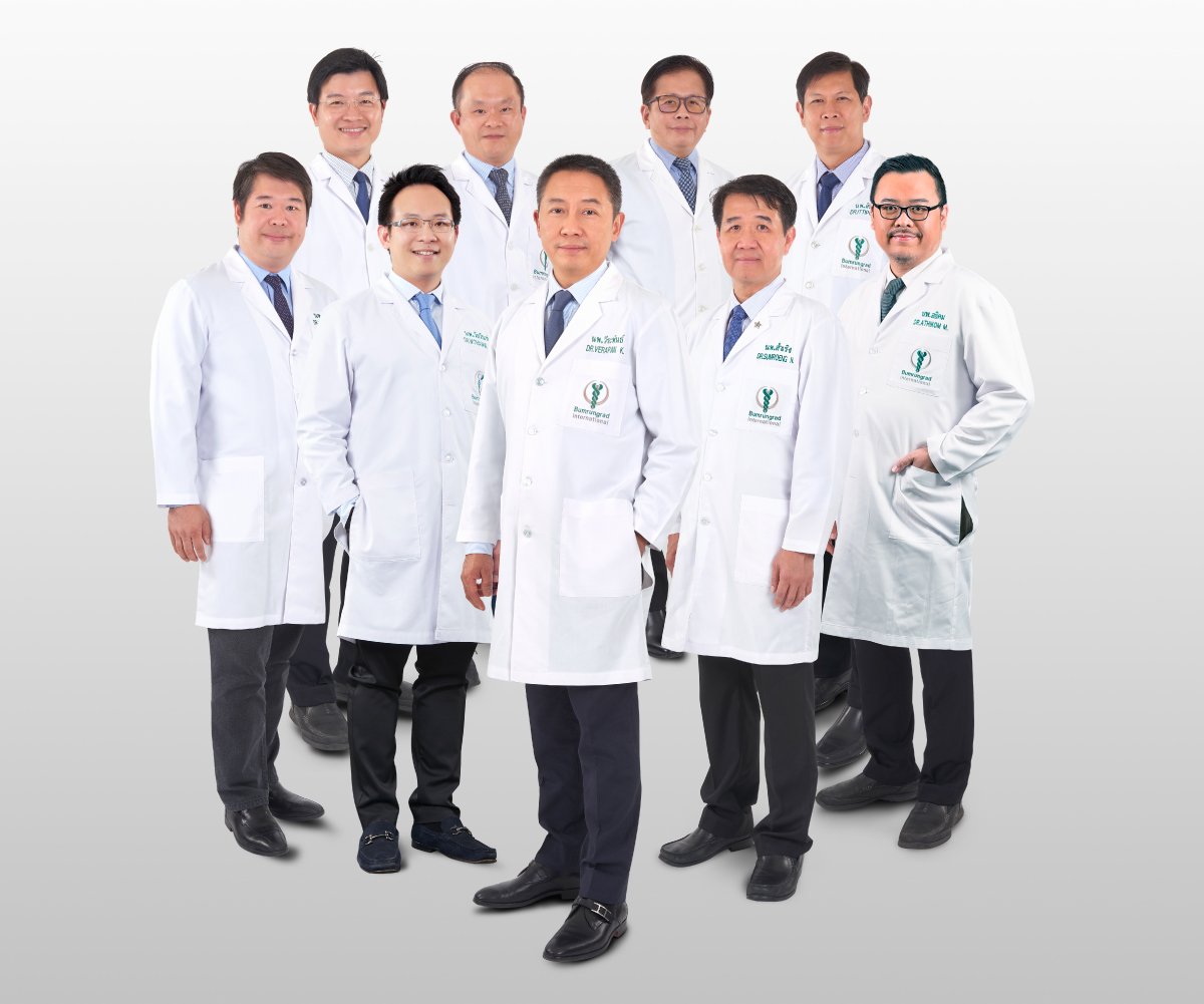Spine-Institute_doctor-group-photo.jpg
